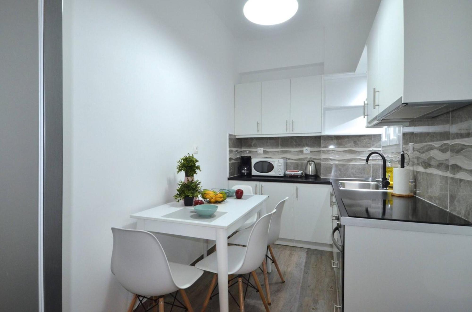 A Spacious Minimal Apatment At Chalandri Афины Экстерьер фото